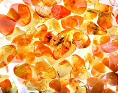 Kristal enine kesit arkaplanı. Doğal saydam agat kristal yüzey dilimi. Madenin makro yakın çekimi, soyut yapı