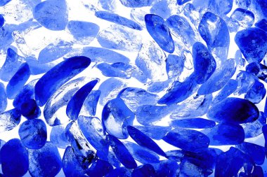 Kristal enine kesit arkaplanı. Doğal saydam agat kristal yüzey dilimi. Madenin makro yakın çekimi, soyut yapı