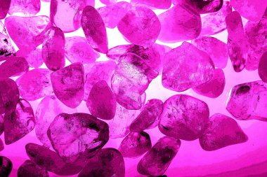 Kristal enine kesit arkaplanı. Doğal saydam agat kristal yüzey dilimi. Madenin makro yakın çekimi, soyut yapı