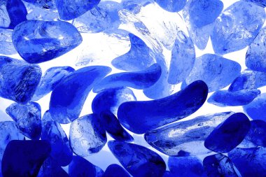 Kristal enine kesit arkaplanı. Doğal saydam agat kristal yüzey dilimi. Madenin makro yakın çekimi, soyut yapı