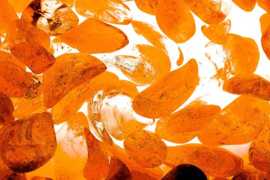 Kristal enine kesit arkaplanı. Doğal saydam agat kristal yüzey dilimi. Madenin makro yakın çekimi, soyut yapı