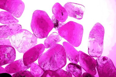 Kristal enine kesit arkaplanı. Doğal saydam agat kristal yüzey dilimi. Madenin makro yakın çekimi, soyut yapı