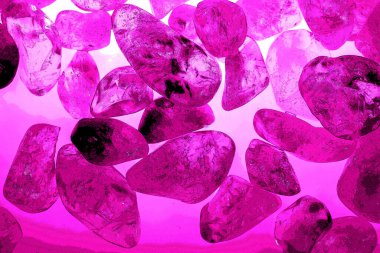 Kristal enine kesit arkaplanı. Doğal saydam agat kristal yüzey dilimi. Madenin makro yakın çekimi, soyut yapı