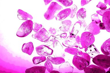 Kristal enine kesit arkaplanı. Doğal saydam agat kristal yüzey dilimi. Madenin makro yakın çekimi, soyut yapı