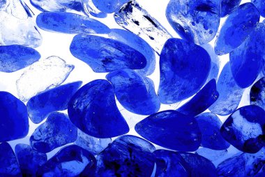 Kristal enine kesit arkaplanı. Doğal saydam agat kristal yüzey dilimi. Madenin makro yakın çekimi, soyut yapı