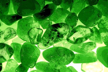 Kristal enine kesit arkaplanı. Doğal saydam agat kristal yüzey dilimi. Madenin makro yakın çekimi, soyut yapı