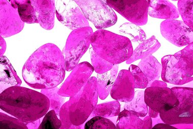 Kristal enine kesit arkaplanı. Doğal saydam agat kristal yüzey dilimi. Madenin makro yakın çekimi, soyut yapı