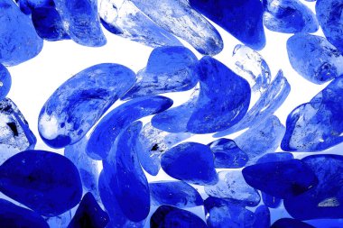 Kristal enine kesit arkaplanı. Doğal saydam agat kristal yüzey dilimi. Madenin makro yakın çekimi, soyut yapı