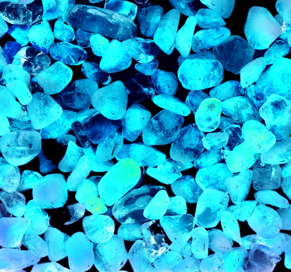 Kristal enine kesit arkaplanı. Doğal saydam agat kristal yüzey dilimi. Madenin makro yakın çekimi, soyut yapı