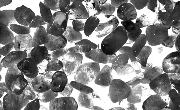 Kristal enine kesit arkaplanı. Doğal saydam agat kristal yüzey dilimi. Madenin makro yakın çekimi, soyut yapı