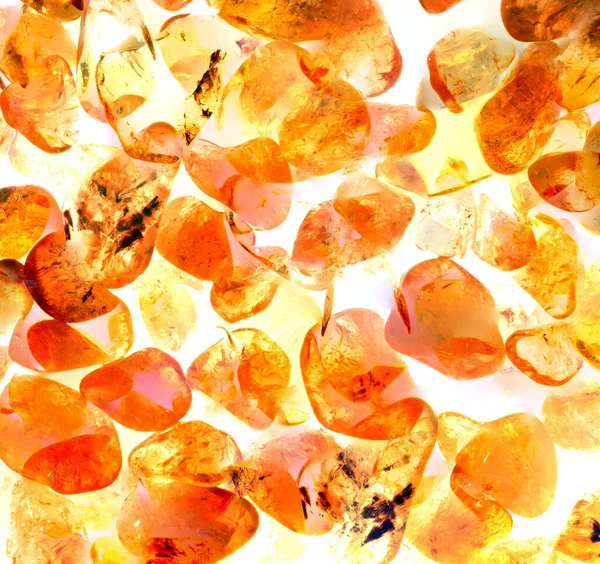 Kristal enine kesit arkaplanı. Doğal saydam agat kristal yüzey dilimi. Madenin makro yakın çekimi, soyut yapı