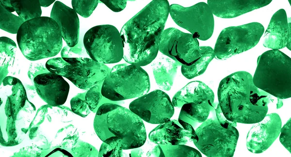 Kristal enine kesit arkaplanı. Doğal saydam agat kristal yüzey dilimi. Madenin makro yakın çekimi, soyut yapı