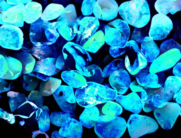 Kristal enine kesit arkaplanı. Doğal saydam agat kristal yüzey dilimi. Madenin makro yakın çekimi, soyut yapı