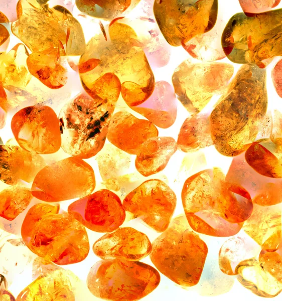 Kristal enine kesit arkaplanı. Doğal saydam agat kristal yüzey dilimi. Madenin makro yakın çekimi, soyut yapı