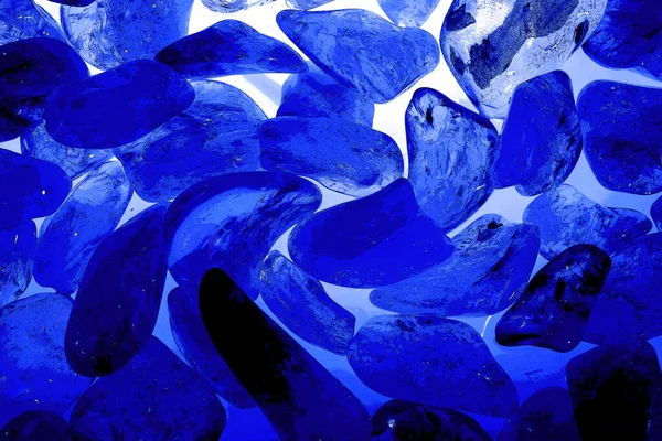 Kristal enine kesit arkaplanı. Doğal saydam agat kristal yüzey dilimi. Madenin makro yakın çekimi, soyut yapı