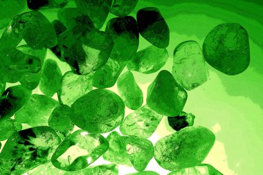 Kristal enine kesit arkaplanı. Doğal saydam agat kristal yüzey dilimi. Madenin makro yakın çekimi, soyut yapı