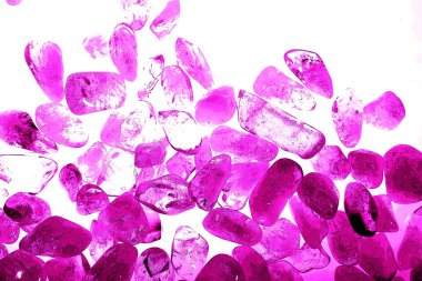 Kristal enine kesit arkaplanı. Doğal saydam agat kristal yüzey dilimi. Madenin makro yakın çekimi, soyut yapı