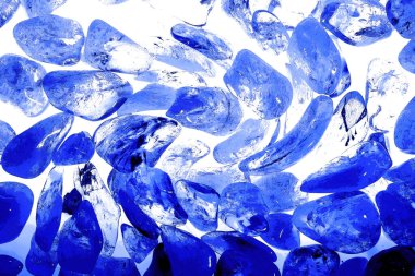 Kristal enine kesit arkaplanı. Doğal saydam agat kristal yüzey dilimi. Madenin makro yakın çekimi, soyut yapı