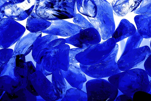 Kristal enine kesit arkaplanı. Doğal saydam agat kristal yüzey dilimi. Madenin makro yakın çekimi, soyut yapı