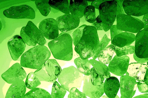 Kristal enine kesit arkaplanı. Doğal saydam agat kristal yüzey dilimi. Madenin makro yakın çekimi, soyut yapı