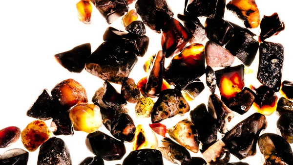 Pembe. Yeşil. Mavi. Mor. Kahverengi. Doğal Kuvars. Buz küpü biçimi arkaplanı