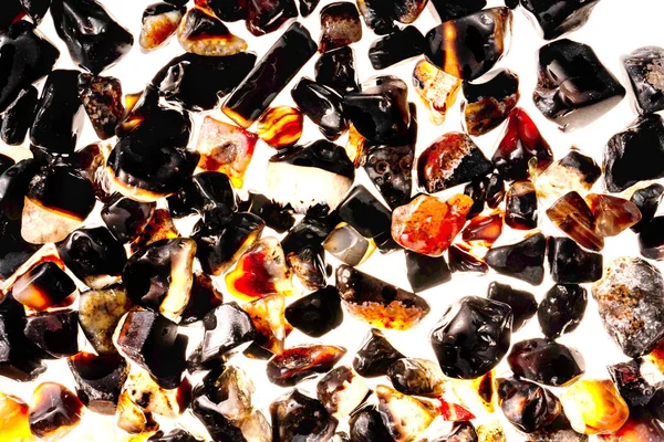 Pembe. Yeşil. Mavi. Mor. Kahverengi. Doğal Kuvars. Buz küpü biçimi arkaplanı