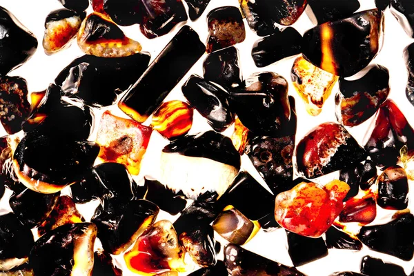 Pembe. Yeşil. Mavi. Mor. Kahverengi. Doğal Kuvars. Buz küpü biçimi arkaplanı