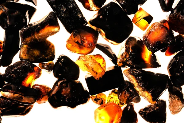 Pembe. Yeşil. Mavi. Mor. Kahverengi. Doğal Kuvars. Buz küpü biçimi arkaplanı