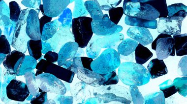 Pembe. Yeşil. Mavi. Mor. Kahverengi. Doğal Kuvars. Buz küpü biçimi arkaplanı