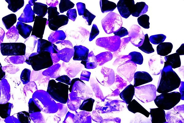 Pembe. Yeşil. Mavi. Mor. Kahverengi. Doğal Kuvars. Buz küpü biçimi arkaplanı