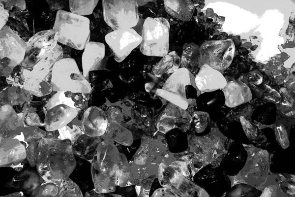 Pembe. Yeşil. Mavi. Mor. Kahverengi. Doğal Kuvars. Buz küpü biçimi arkaplanı