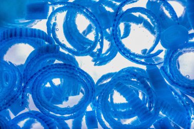 Renkli basit arka plan, dalgalı etkisi. Etkisi noktalarla. Ritmik ses parçacıklar. Tahıl doku. Renkli darbeleri ile duvar kağıdı. Duvar iç tasarım, lockscreen, paket için desen