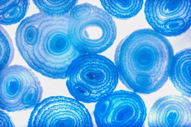 Renkli basit arka plan, dalgalı etkisi. Etkisi noktalarla. Ritmik ses parçacıklar. Tahıl doku. Renkli darbeleri ile duvar kağıdı. Duvar iç tasarım, lockscreen, paket için desen