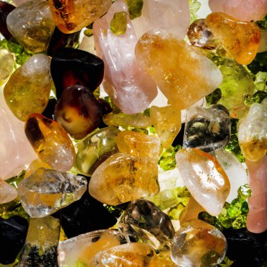 Tasarım için doğal kuvars değerli taş desen dokusu arka planı.