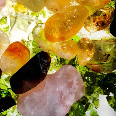 Tasarım için doğal kuvars değerli taş desen dokusu arka planı.