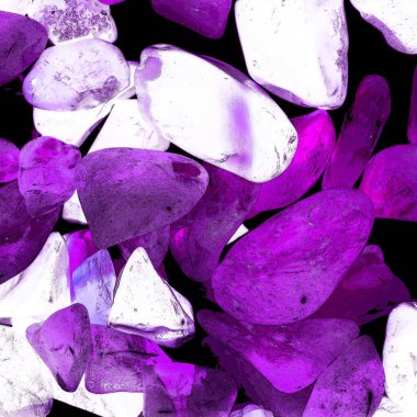 Pembe. Yeşil. Mavi. Mor. Kahverengi. Doğal Kuvars. Buz küpü biçimi arkaplanı