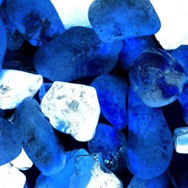 Pembe. Yeşil. Mavi. Mor. Kahverengi. Doğal Kuvars. Buz küpü biçimi arkaplanı