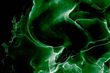 Alkol mürekkebi teknikli doğal akışkan resim. Yumuşak rüya renkleri şeffaf dalgalı çizgiler oluşturur.