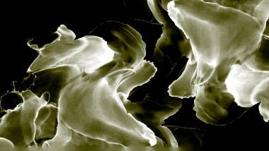 Alkol mürekkebi teknikli doğal akışkan resim. Yumuşak rüya renkleri şeffaf dalgalı çizgiler oluşturur.