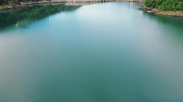 Barrage-réservoir de Barazona en Espagne et magnifique réservoir d'eau — Video