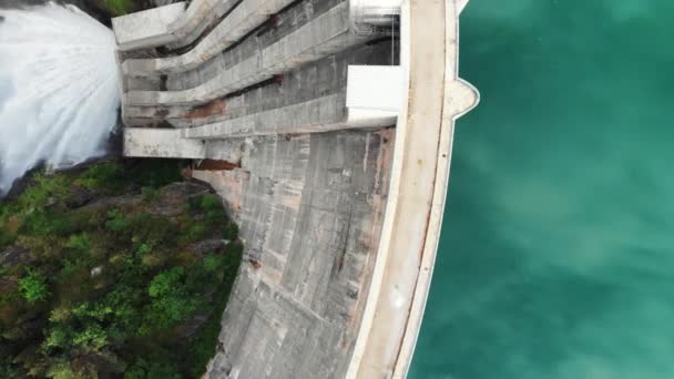 Barrage-réservoir de Barazona en Espagne et magnifique réservoir d'eau — Video