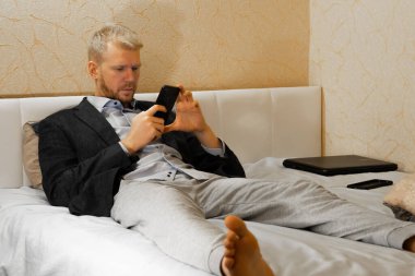 Covid-19 tecrit, yataktan eve çalışma.