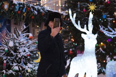 01.12.2021. Rusya, Moskova. Manezhnaya Meydanı 'nda yeni yıl süslemeleri