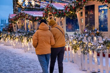 01.12.2021. Rusya, Moskova. Manezhnaya Meydanı 'nda yeni yıl süslemeleri