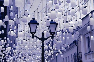 2022 'nin Rengi - Çok Peri