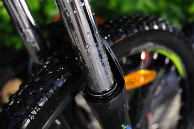 Spry makinesiyle yıkandıktan sonra bisiklet