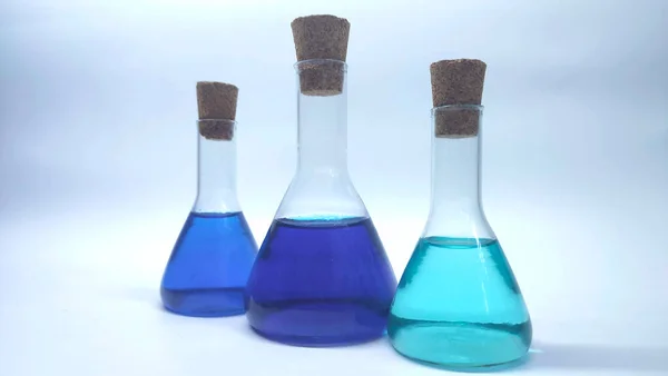 Лабораторные Трубы Голубой Жидкостью — стоковое фото