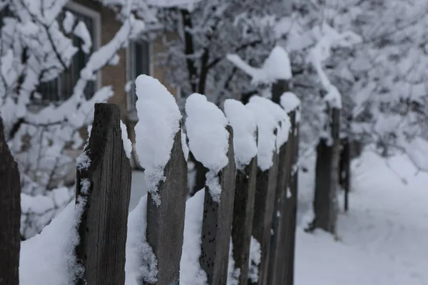 Vecchio Recinto Traballante Cappello Invernale Innevato Foto Alta Qualità — Foto Stock