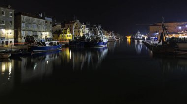 Chioggia, liman, gemiler, gece