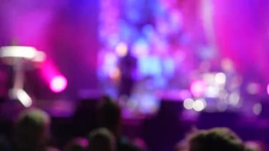 Konser salonu, konser ışıkları, seyirci stadyumu modern disko ışığı. Kalabalık Olay